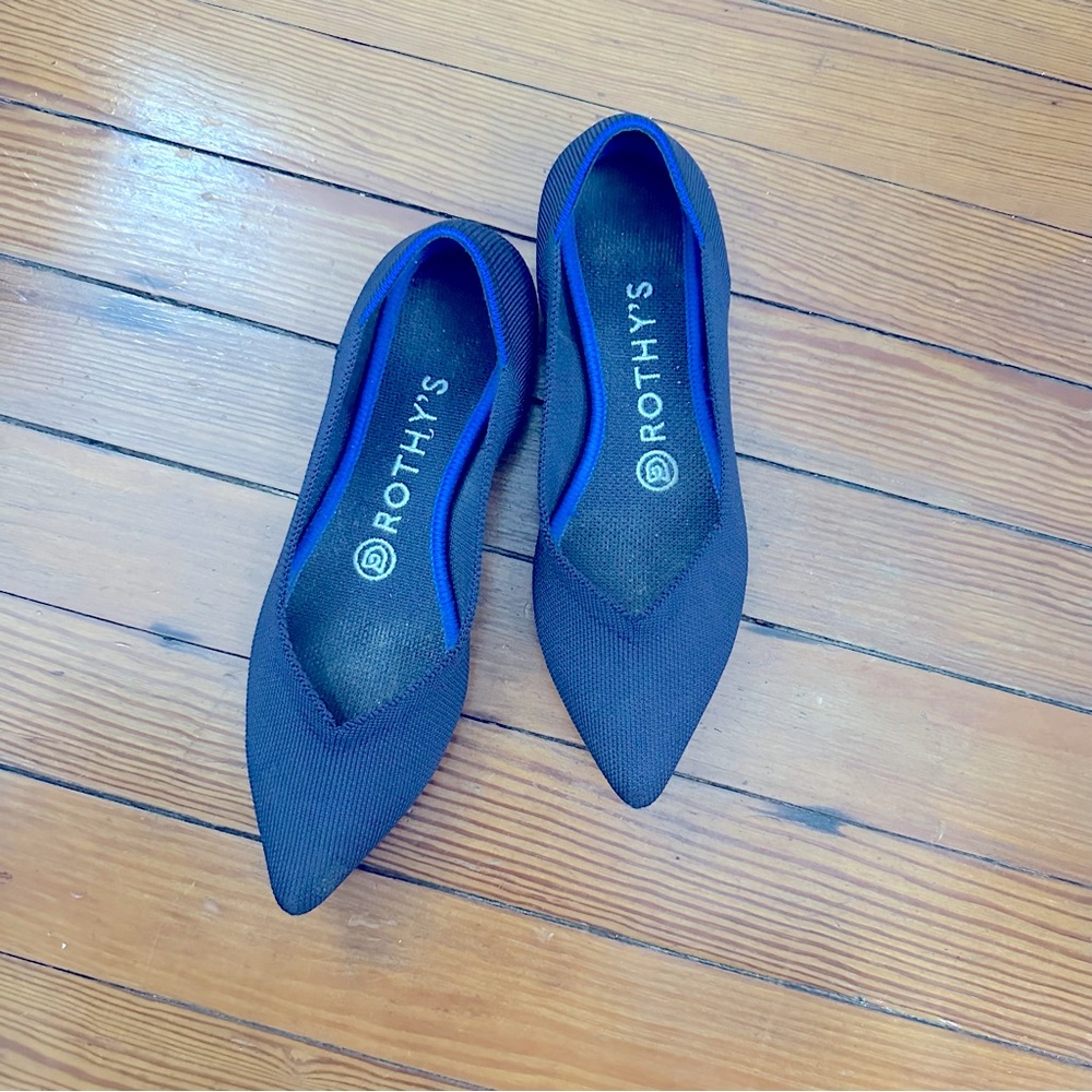 Rothy’s The point in navy blue maritime size 6.5